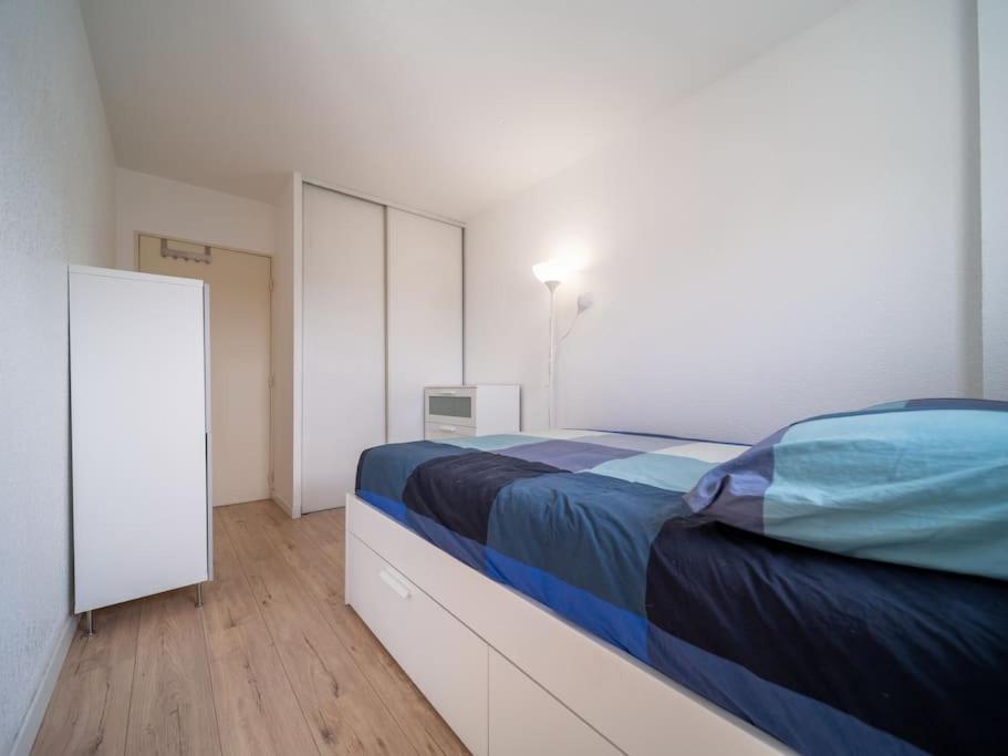 Appartement Tout Equipe Climatise Terrasse Hopital De La Timone Marseille Exterior photo